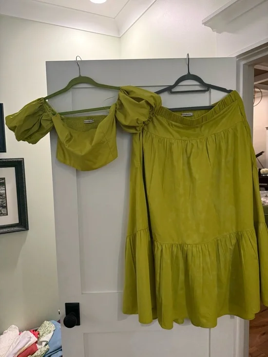 Abercrombie & Fitch Chartreuse Puff-Sleeve Crop Top & Tiered Midi Skirt Set - Picture 1 of 3